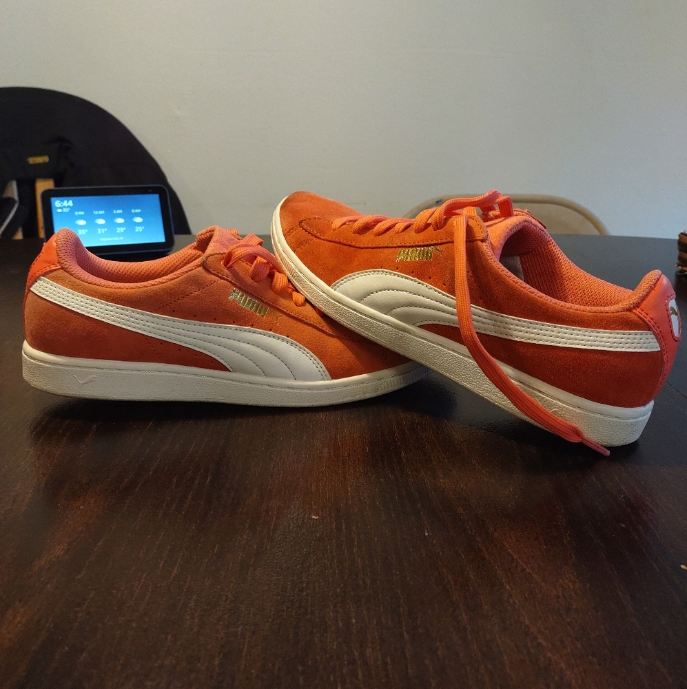 Women's puma sneakers size US 8.5